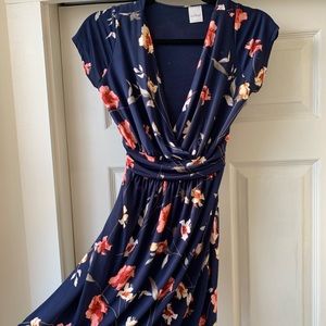 Size M Kayleigh floral above knee dress